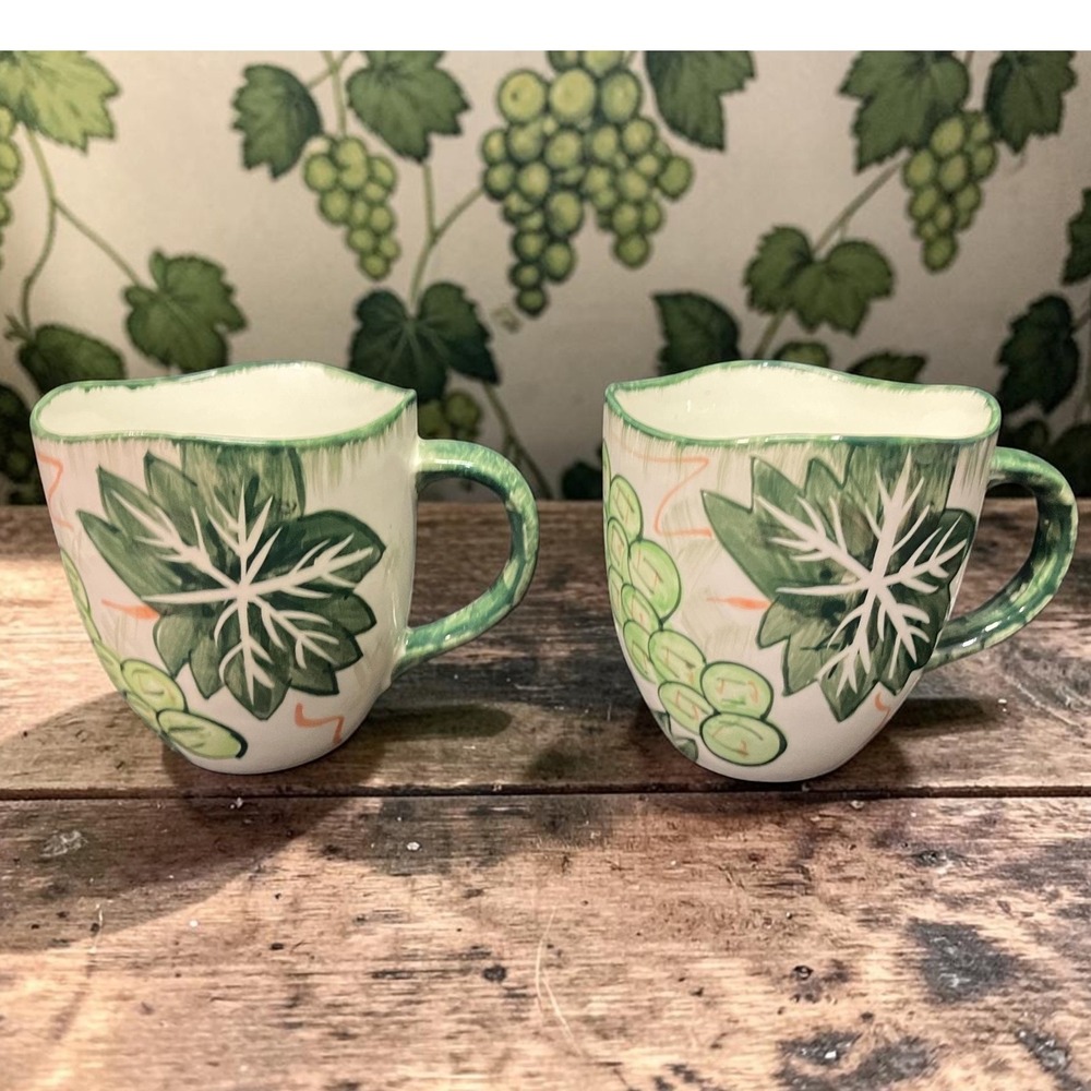 Ruby Lotus Rim Green Large Coffee Cups, Set of 2, Vintage Grape Design‎ Mug